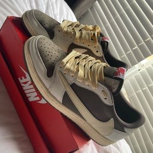 Travis Scott x Air Jordan 1 Low OG 'Reverse Mocha